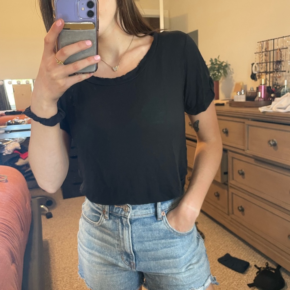 Black tee shirt